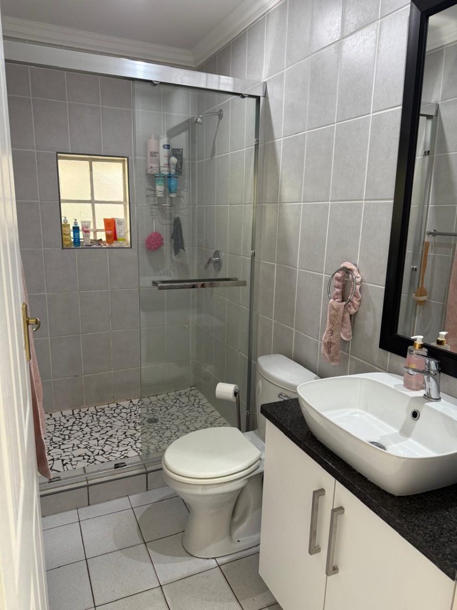 To Let 1 Bedroom Property for Rent in Melodie North West